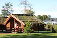 GalsKlint Camping - Mobilheim mit Veranda im Grünen auf dem Campinglatz