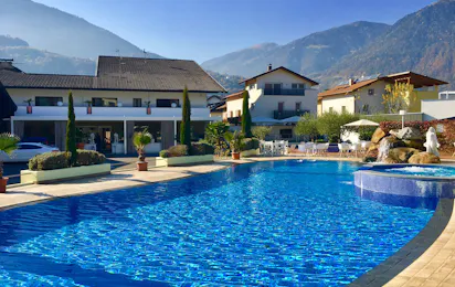 Luxury Camping Schlosshof Resort