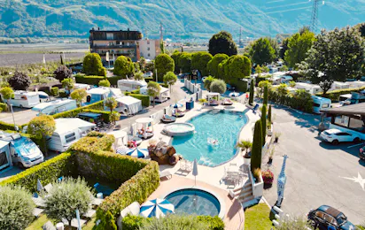 Luxury Camping Schlosshof Resort