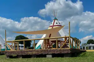 George Glamp Resort Perdoeler Mühle - Tipi-Zelte im Grünen auf dem Campingplatz