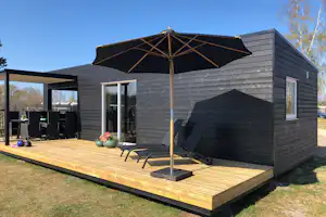 DCU-Camping Gjerrild Strand - Mobilheim mit Terrasse auf dem Campingplatz