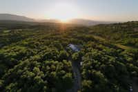 Glamping Dimore Montane - Blick auf den Campingplatz aus der Vogelperspektive
