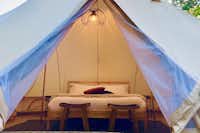 Glamping Dimore Montane - Glamping-Zelt mit Doppelbett auf dem Campingplatz