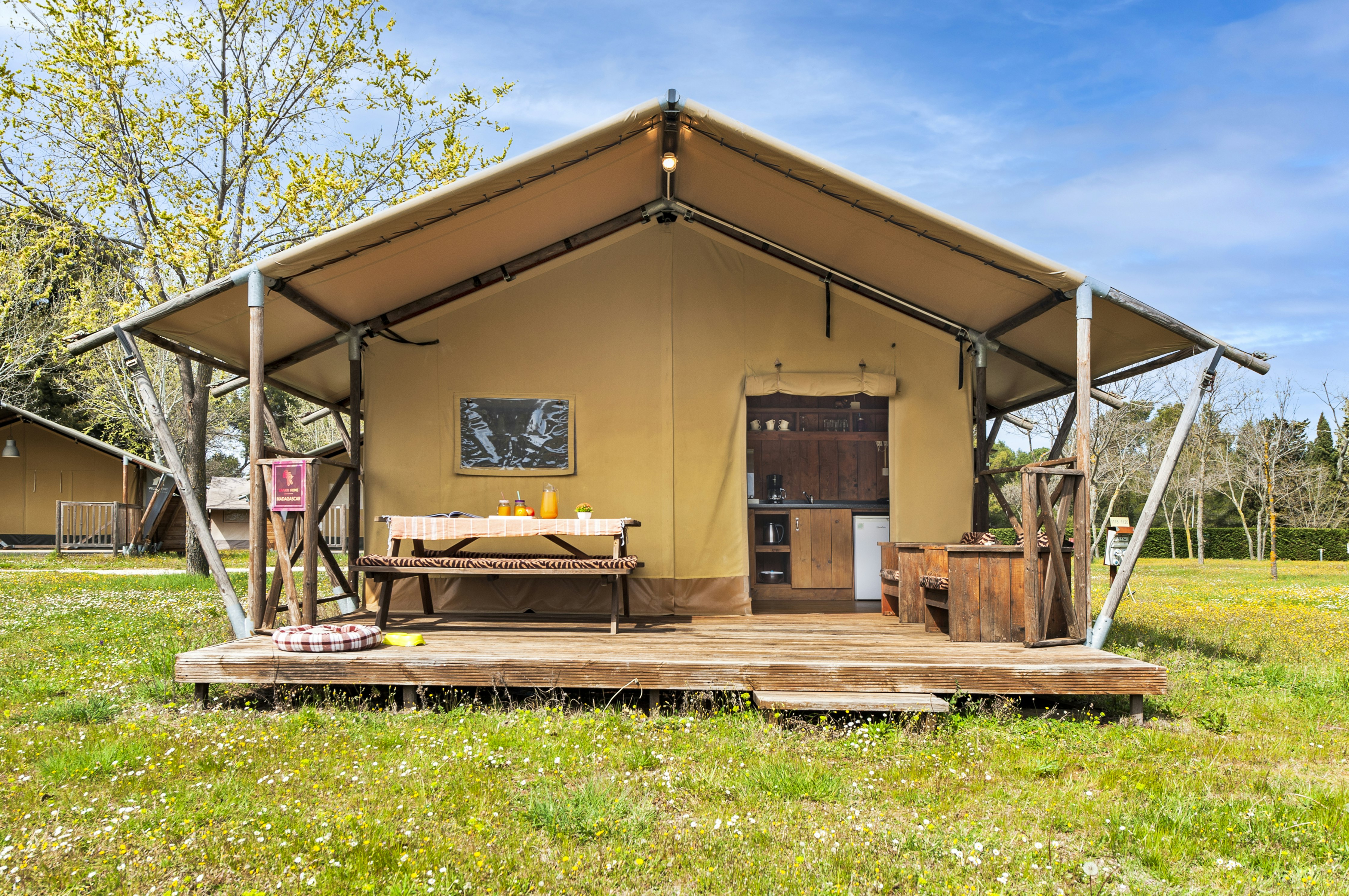 Glamping Lavanda@Camping Bi Village - Glamping-Zelt mit Terrasse auf dem Campingplatz