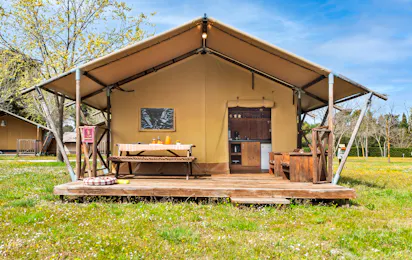 Glamping Lavanda@Camping Bi Village