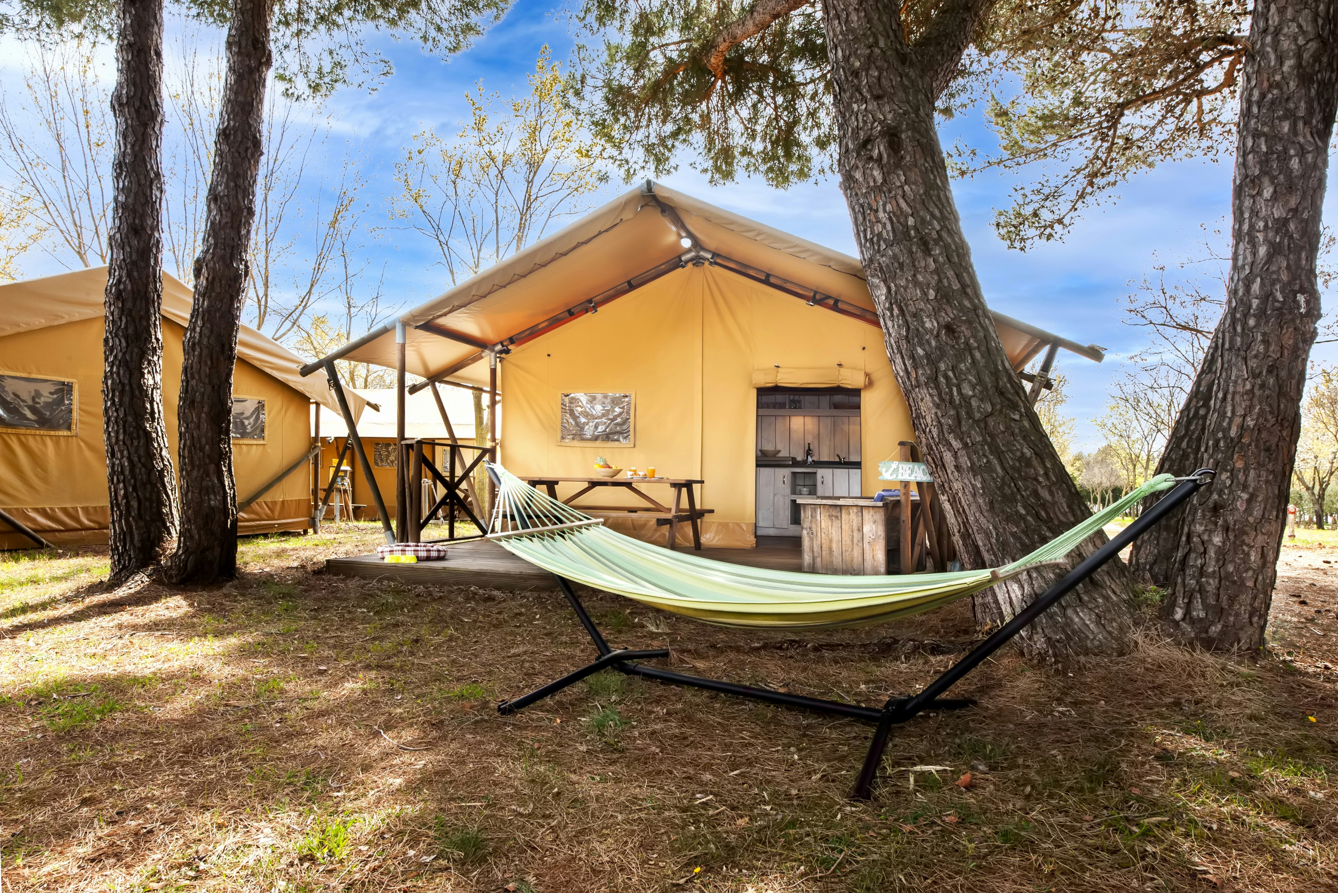 Glamping Lavanda@Camping Bi Village - Glamping-Zelt mit Terrasse und Hängematte