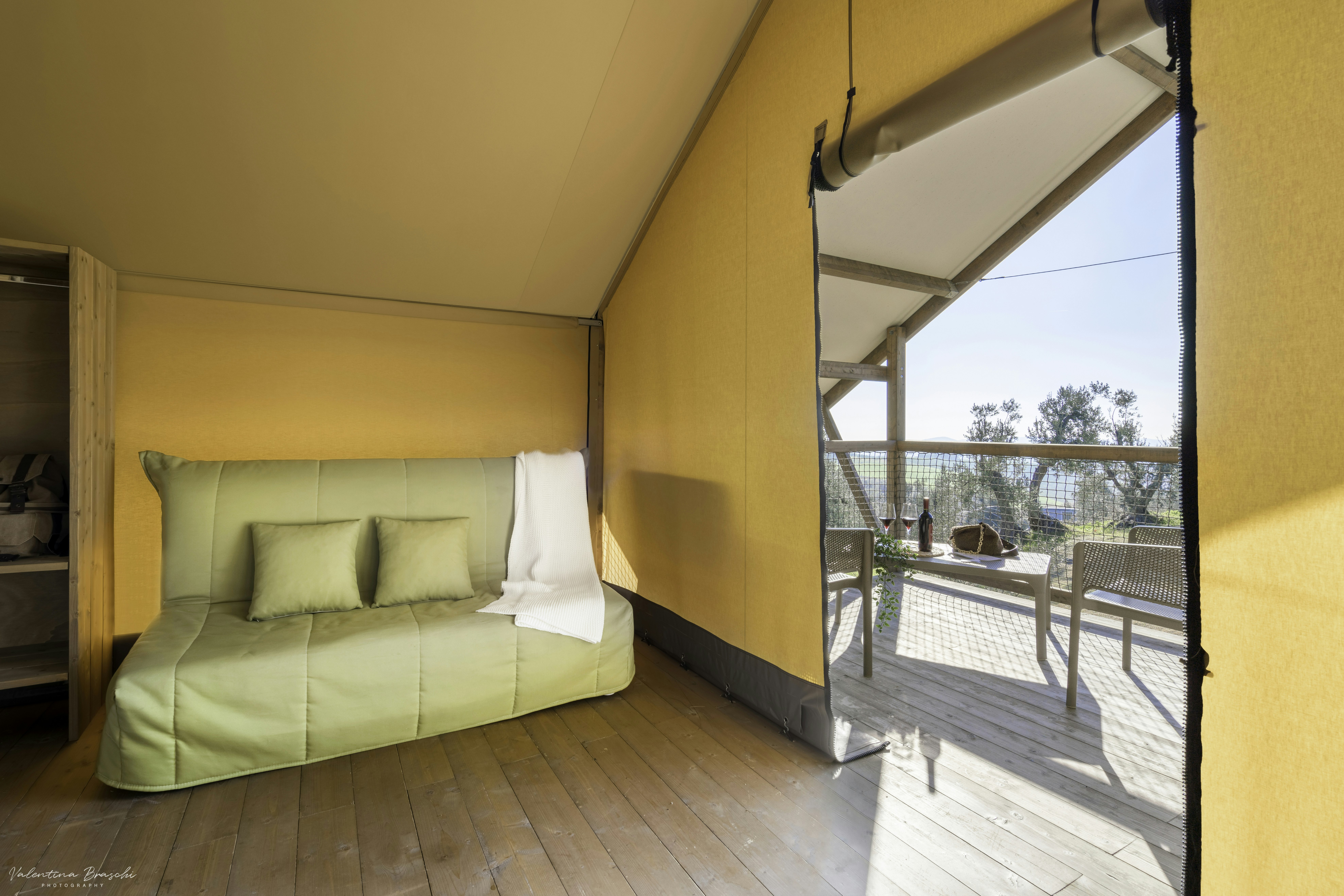 Glamping Tuscany - Podere Cortesi - Glamping-Zelt mit Terrasse auf dem Campingplatz