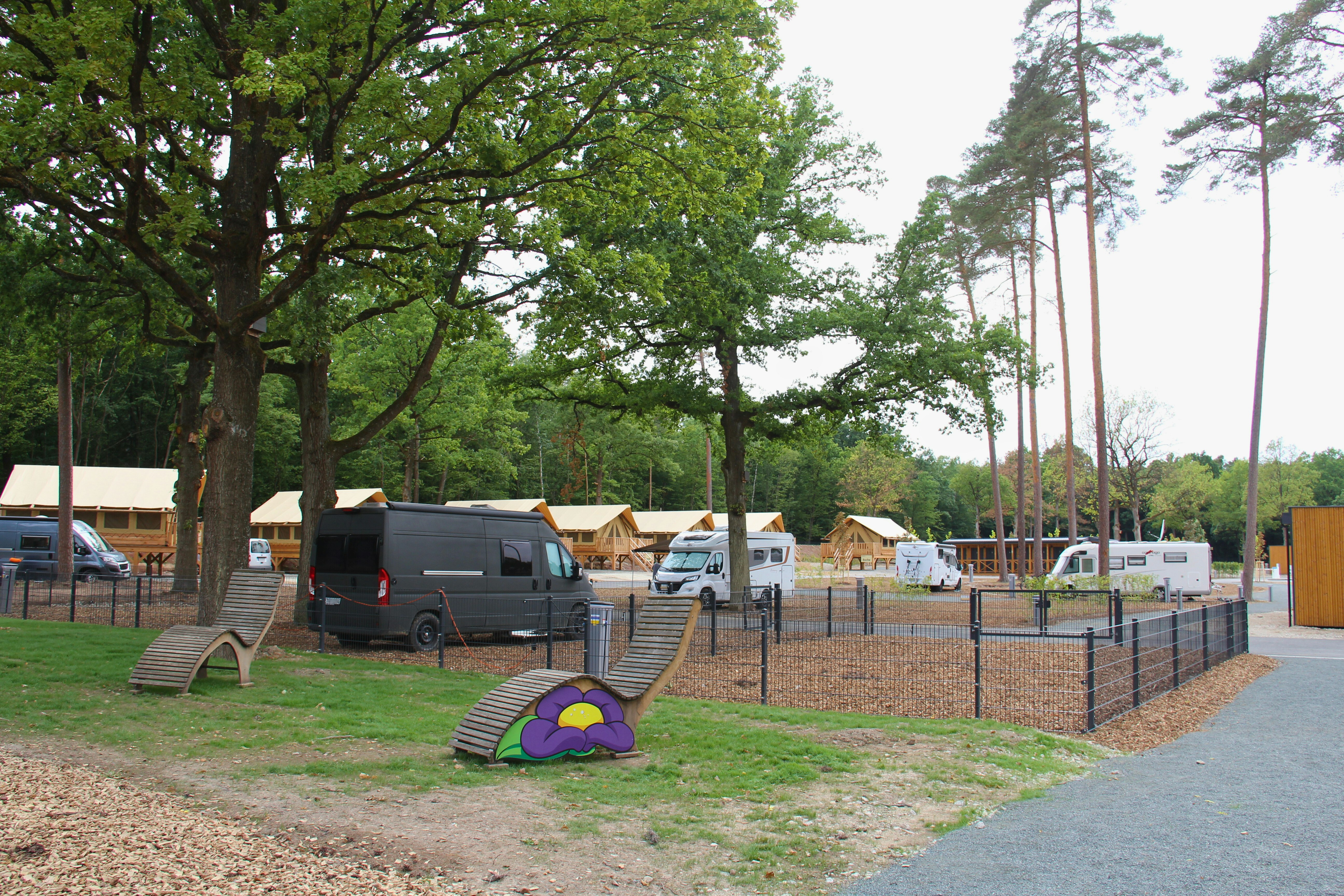 GlampingPark Schloss Thurn  - Kinderspielplatz auf dem Campingplatz