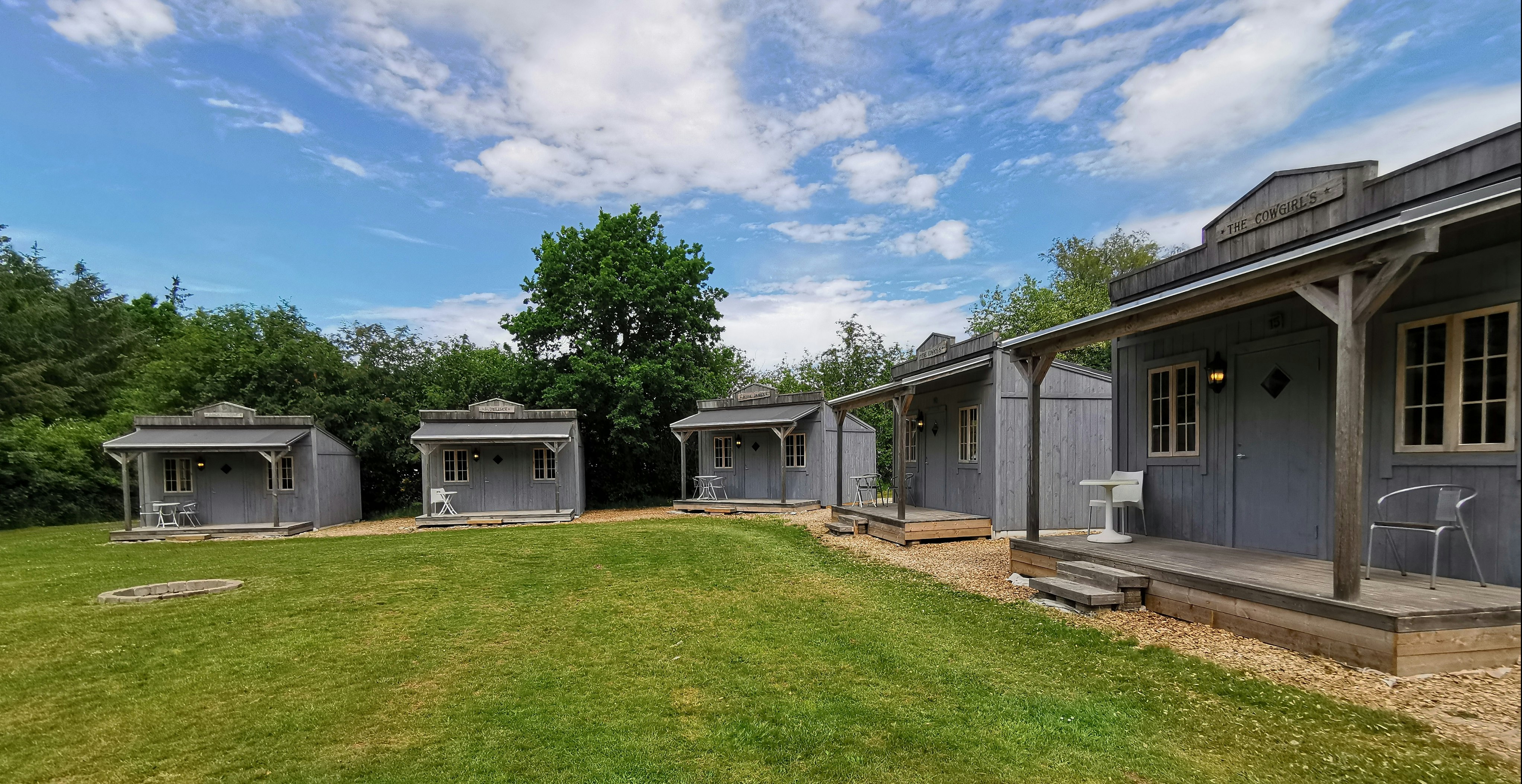 Glyngore Camping  - Mobilheimhütten mit Veranda auf dem Campingplatz