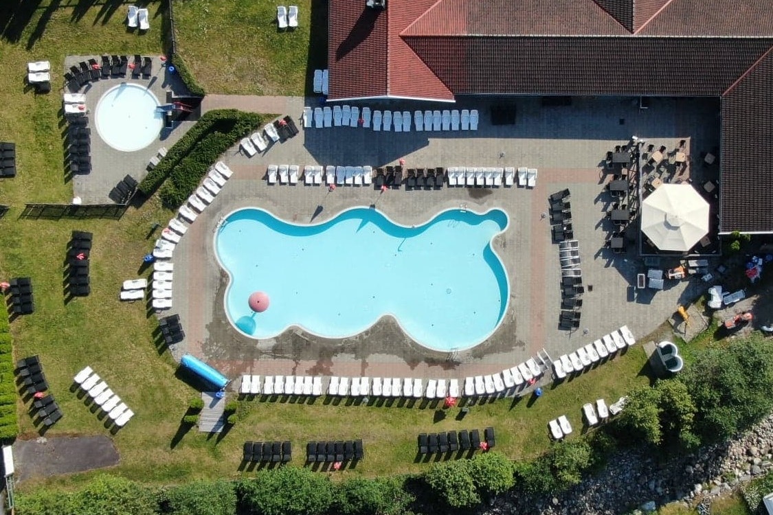 Gol Campingsenter  - Freibad auf dem Campingplatz aus der Vogelperspektive