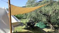 Gole Alcantara Camping- Zeltplätze zwischen den Bäumen
