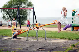 First Camp Gränna – Vättern Gränna Camping - Kinderspielplatz auf dem Campingplatz