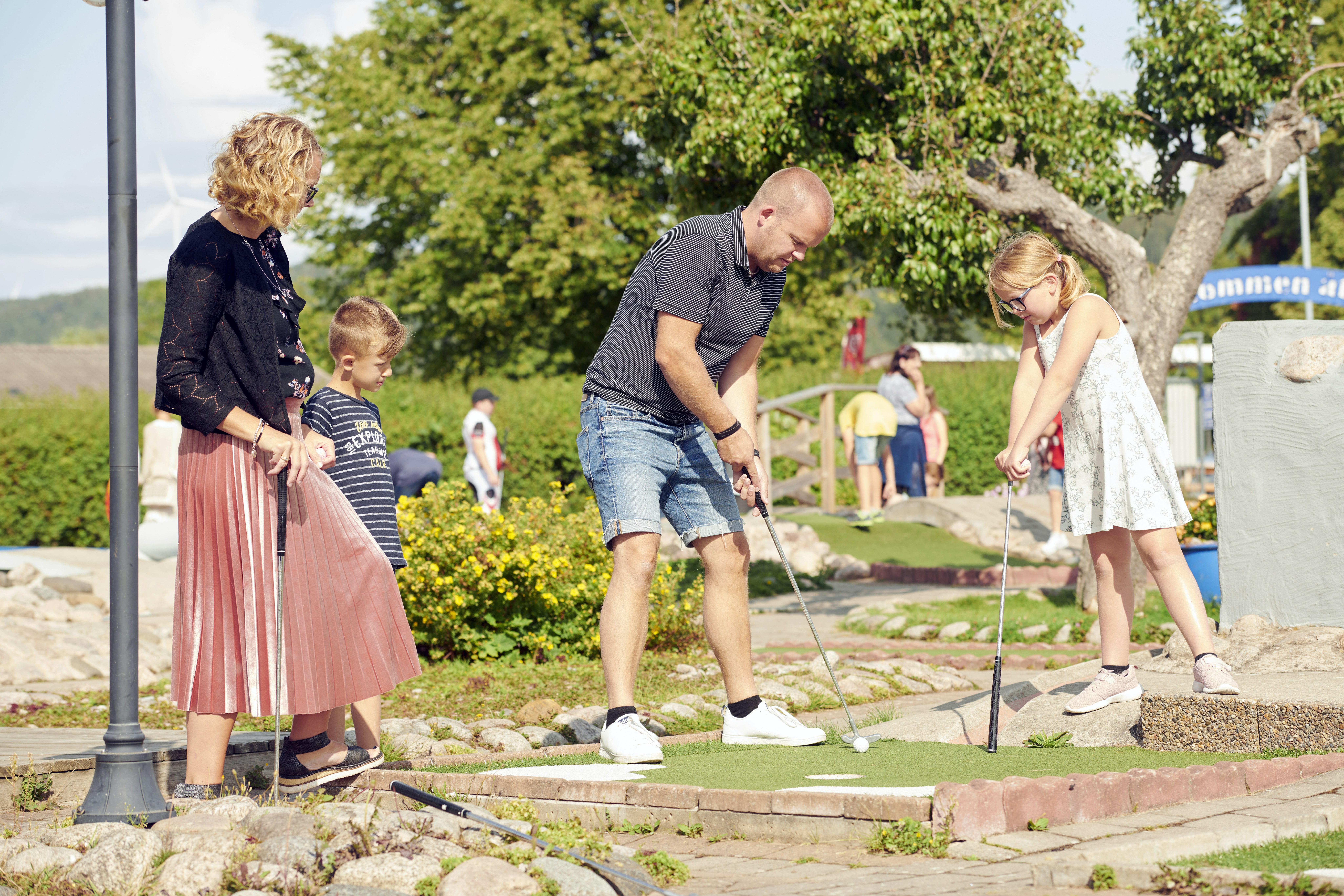 First Camp Gränna – Vättern  Gränna Camping - Minigolfanlage auf dem Campingplatz
