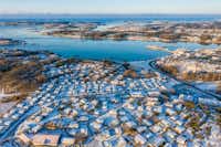 GrebbestadFjorden - Luftaufnahme des Campingplatzes im Winter