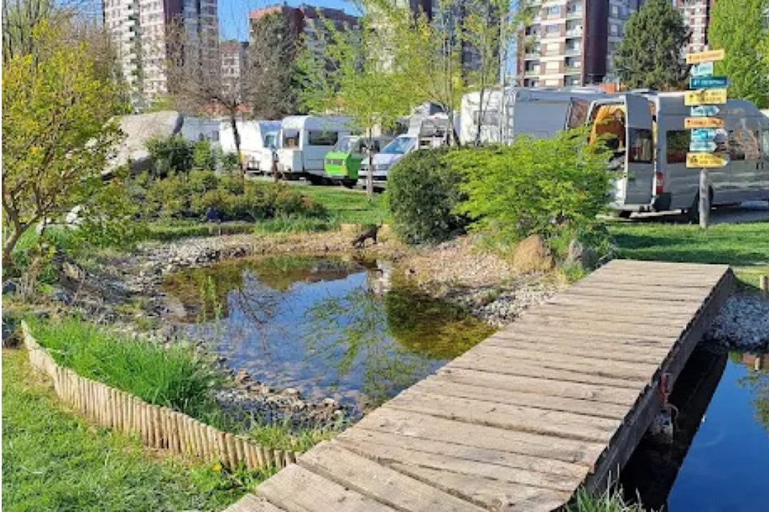 Grinto Urban Eco Village - Standplätze auf dem Campingplatz