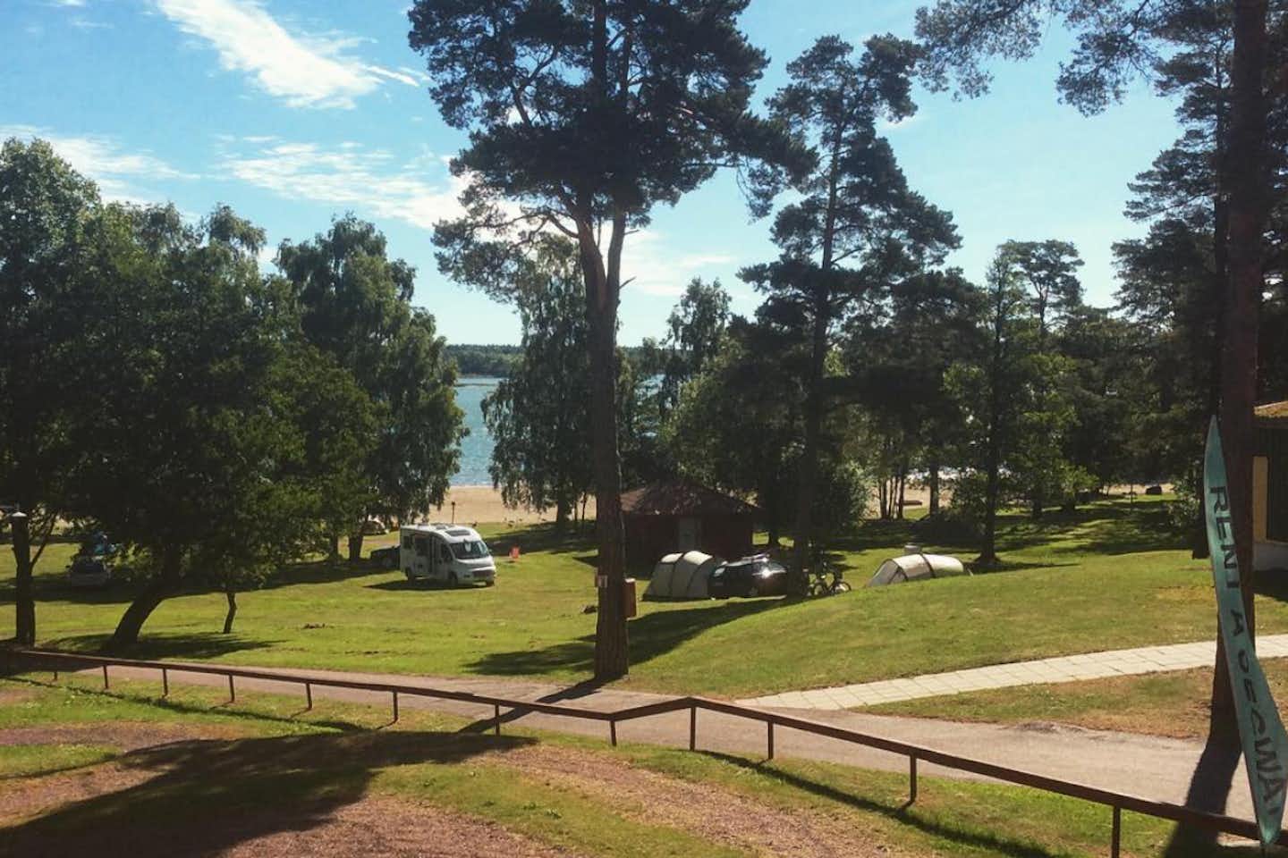 Gröna Udden Camping - Wohnwagen- und Zeltstellplatz vom Campingplatz auf Åland mit Blick auf die Ostsee