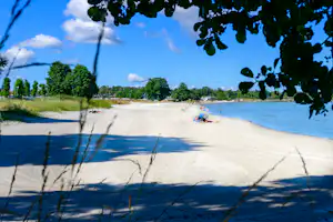 Gröndals Camping & Stugor - Blick auf den Sandstrand am Campingplatz