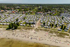 Grönhags Camping - Campingplatz aus der Vogelperspektive vom Wasser aus