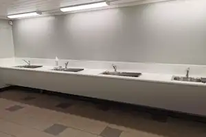 Gudhjem Camping Bornholm - Innenansicht des Sanitärgebäudes