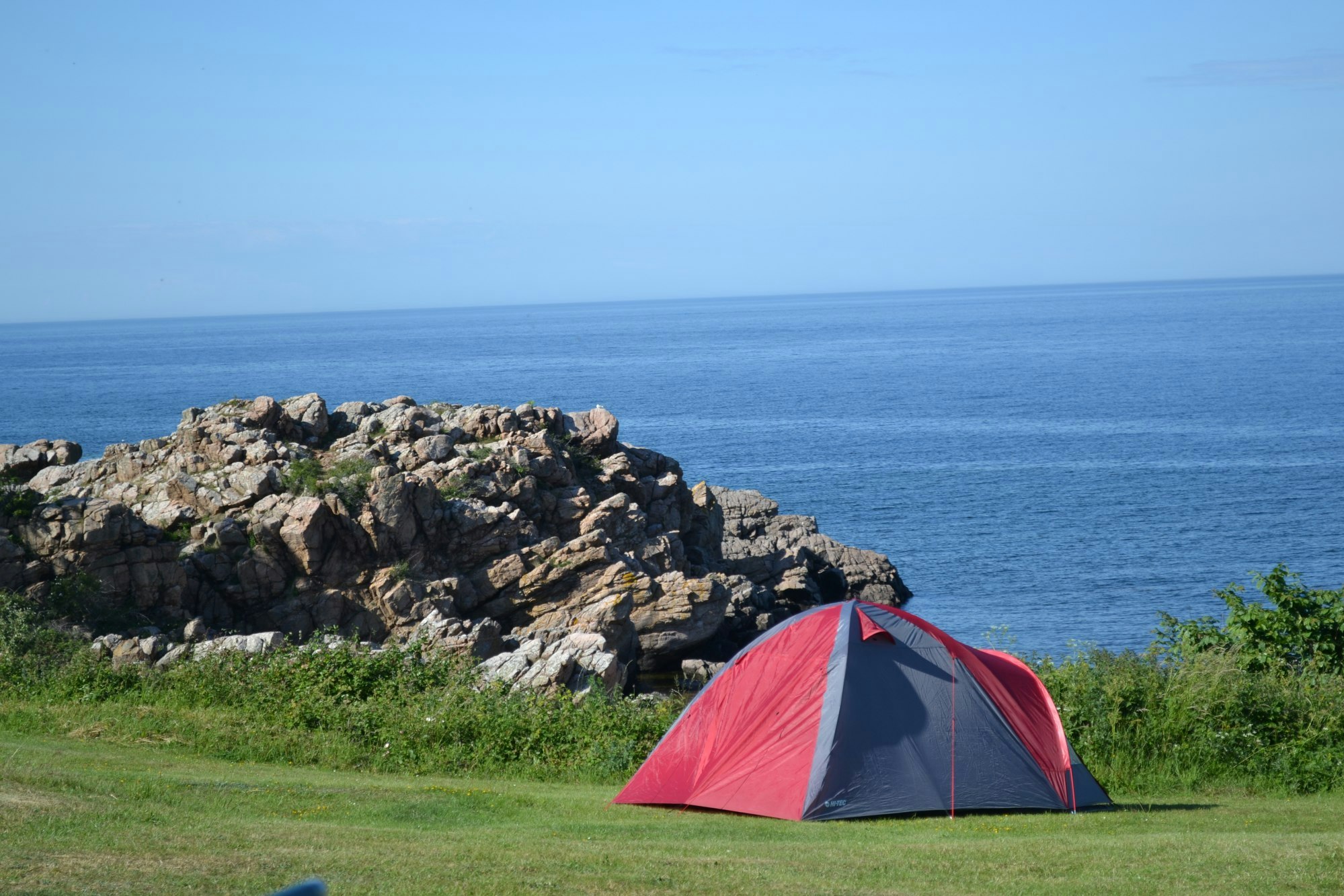Gudhjem Camping Bornholm - Zeltplatz mit Meerblick
