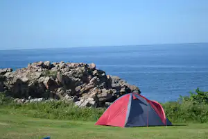 Gudhjem Camping Bornholm - Zeltplatz mit Meerblick