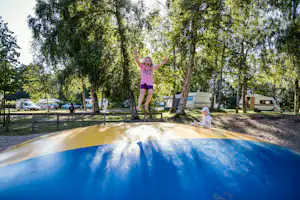Gullbrannagården - Hüpfburg für Kinder auf dem Campingplatz