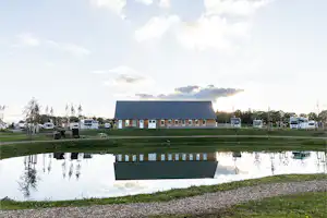 Gut Damp Dorotheenpark - Blick auf den See am Capmingplatz