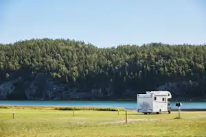 Hafsten Resort & Camping - Standplätze auf der Wiese auf dem Campingplatz