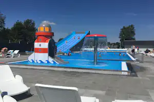 Hals Strand Camping - Blick auf den Poolbereich vom Campingplatz