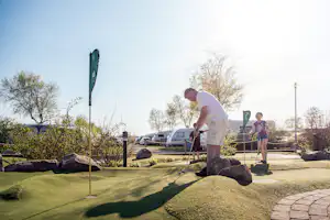 Hansagård Camping & Resort - Minigolfanlage auf dem Campingplatz