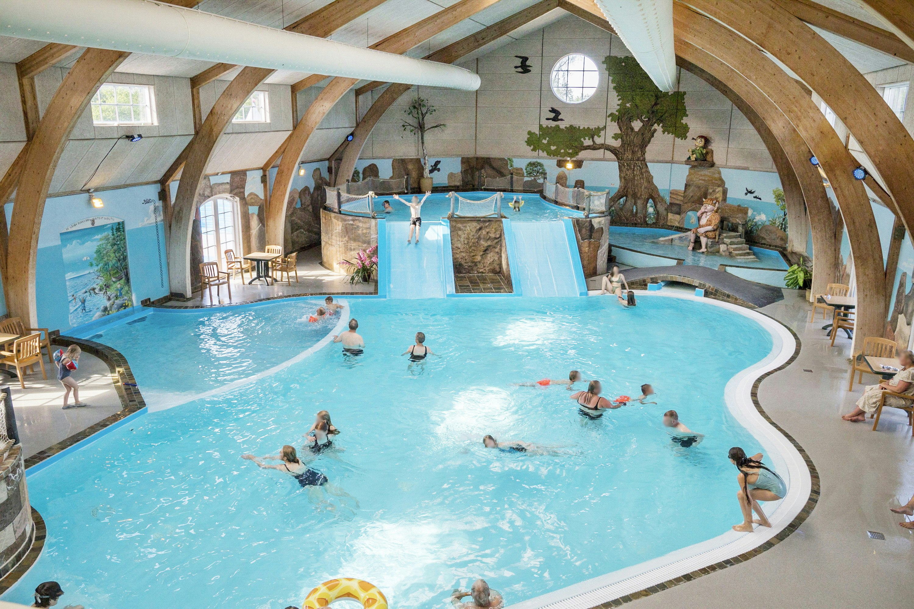 First Camp Hasmark Strand - Fyn - Hallenbad mit Rutschen auf dem Campingplatz