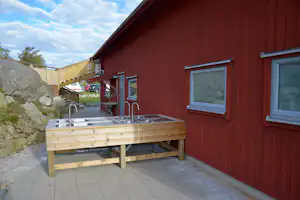 Hav & Logi Skärhamn - Abwaschbereich im Freien