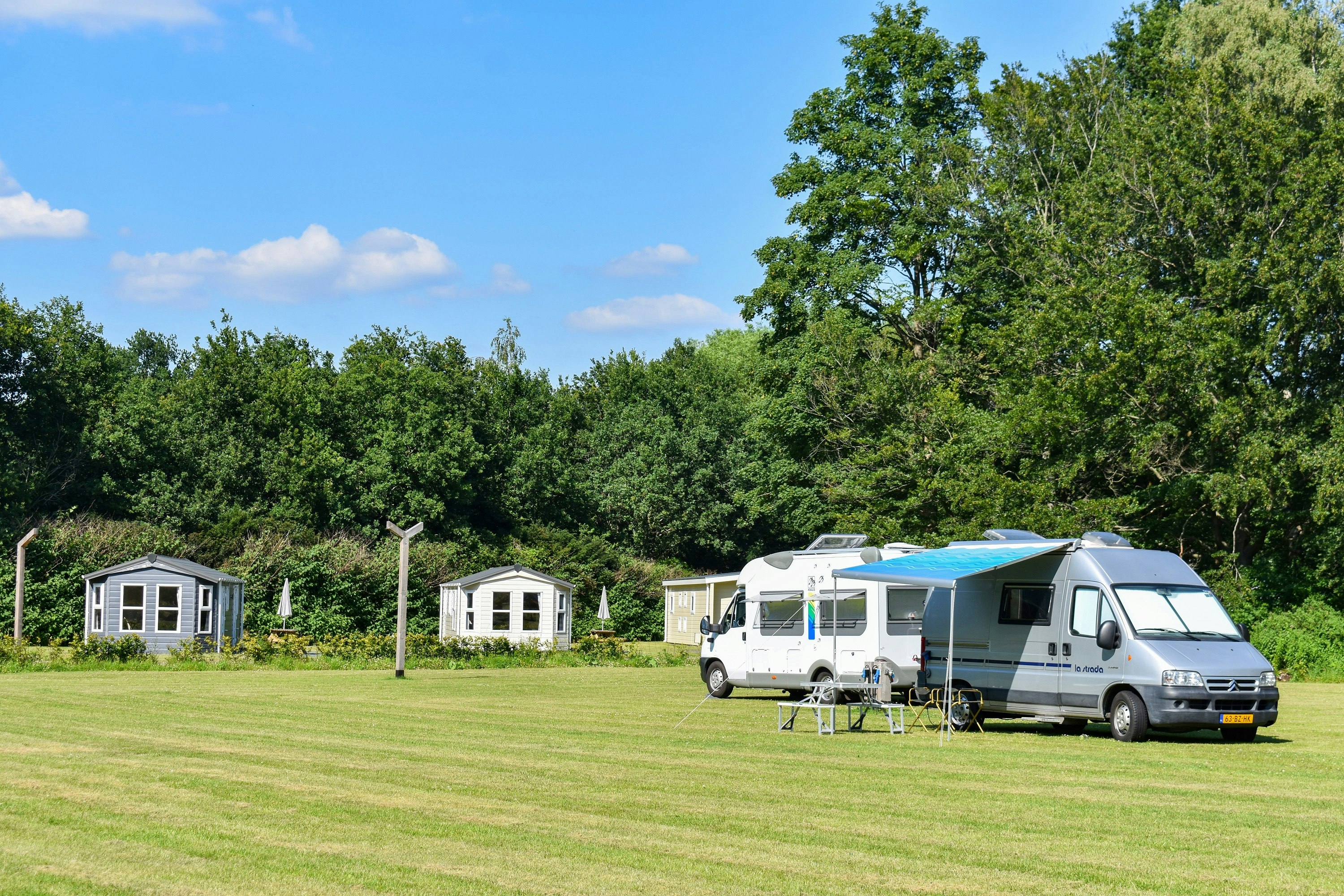 Heidepark VeluwschKarakter - Standplätze auf der Wiese auf dem Campingplatz