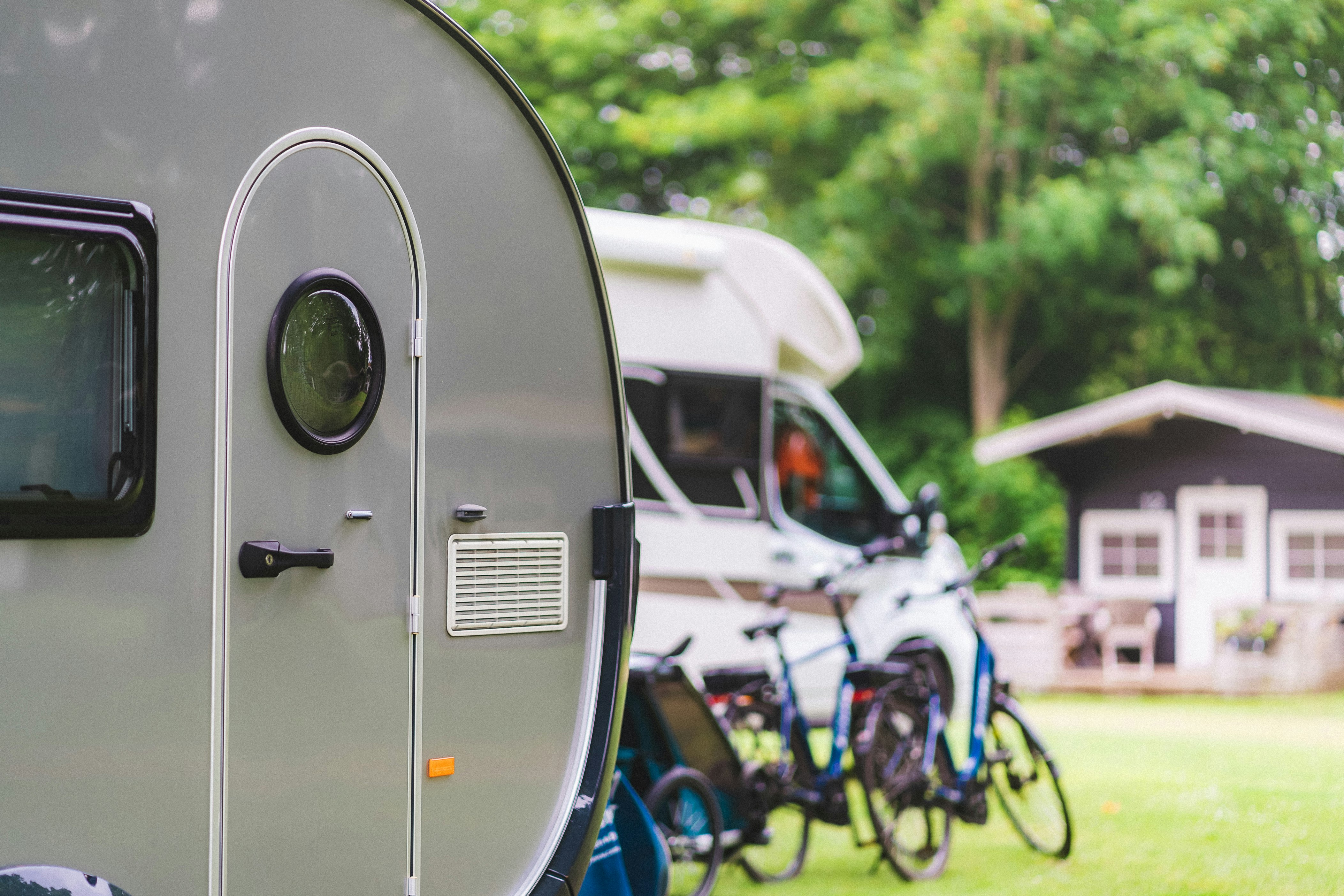 Hillerød Camping - Wohnmobil- und Wohnwagenstandplätze auf der Wiese