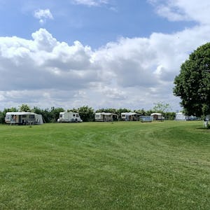 Hoeve Linnerveld - Standplatzwiese auf dem Campingplatz