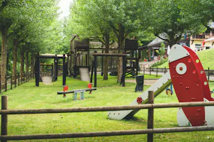HolaCamp Arán Aventura - Kinderspielplatz des Campingplatzes