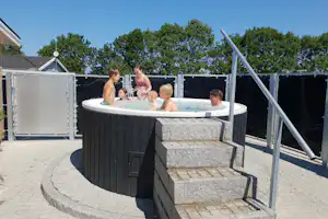 Holbaek Fjord Camping & Wellness - Whierlpool auf dem Campingplatz