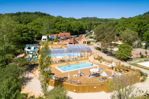 Homair Camping Le Val d'Ussel - Übersicht auf das gesamte Campingplatz Gelände --