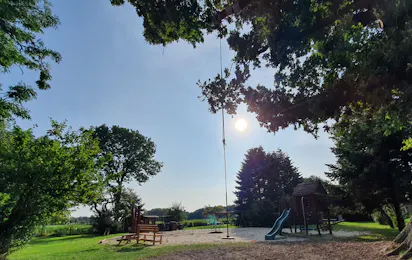 Höpkens Campingplatz & Ferienwohnungen