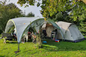 Höpkens Ferienwohnungen und Campingplatz - Zeltplatz auf dem Campingplatz