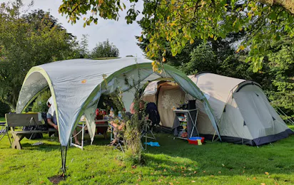 Höpkens Campingplatz & Ferienwohnungen
