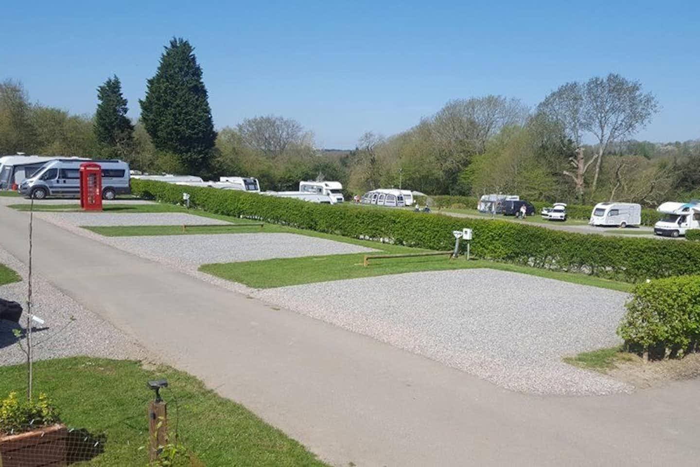 Horam Manor Touring Park -  Campingbereich fürWohnwagen im Grünen
