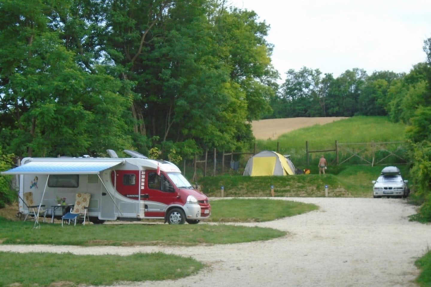 Hungarian Country Camping - Stellplätze auf dem Campingplatz