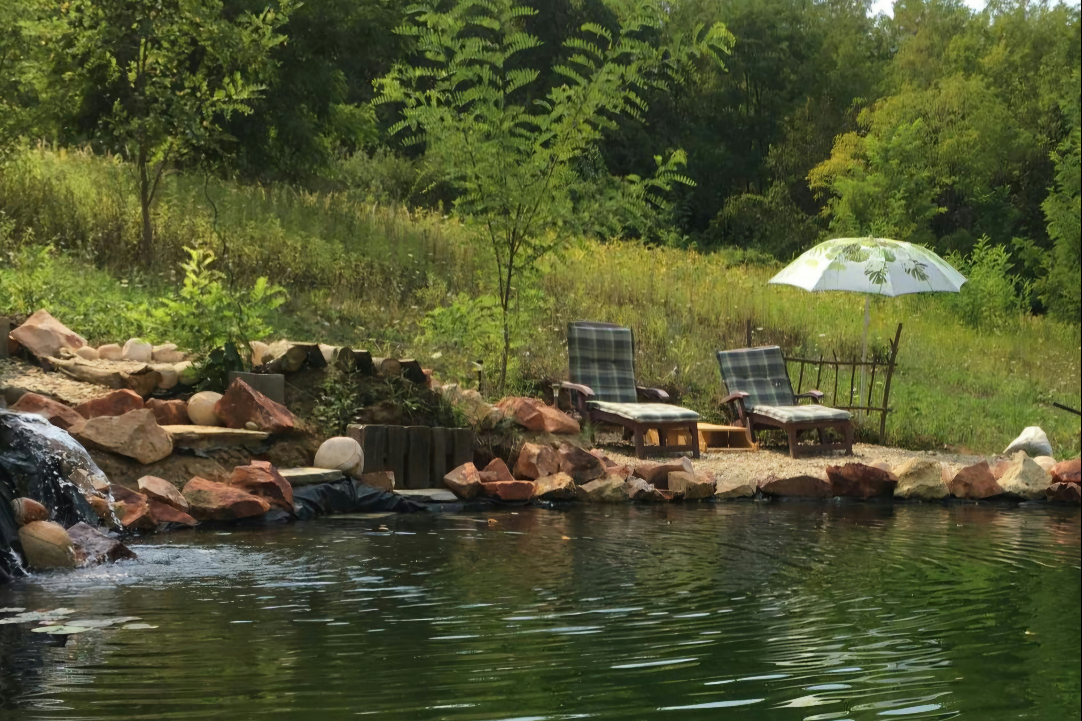 Koppány Pines Camping  Hungarian Country Camping - Naturschwimmteich am Campingplatz