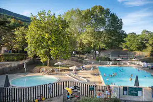 Huttopia Camping Divonne Les Bains - Freibad auf dem Campingplatz