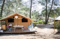 Huttopia Camping Fontvieille - Glampingzelt mit Veranda auf dem Campingplatz