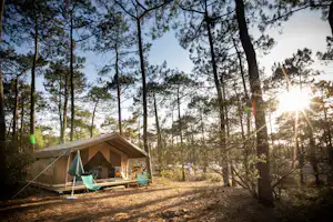Huttopia Lac de Carcans Huttopia Camping Lac de Carcans - Glamping-Zelt auf dem Campingplatz