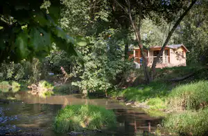 Huttopia Les Châteaux Huttopia Camping Les Châteaux - Mietunterkunft am Flussufer