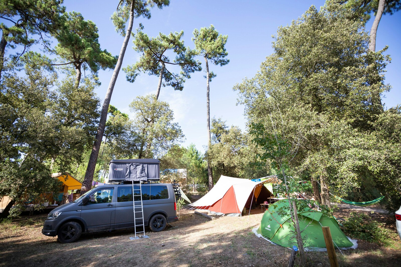 Huttopia Camping Oléron Les Chênes Verts - Standplätze auf dem Campingplatz