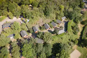 Huttopia Royat Huttopia Camping Royat - Luftaufnahme des Campingplatzes
